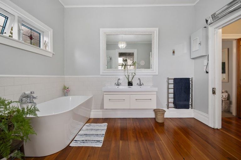 Photo of property in 89 Bridge Street, Bulls, 4818