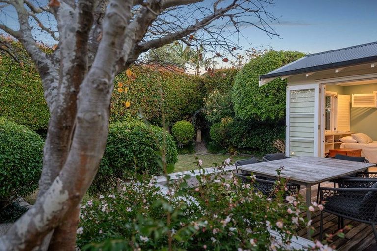 Photo of property in 13 Cameron Street, Takapuna, Auckland, 0622