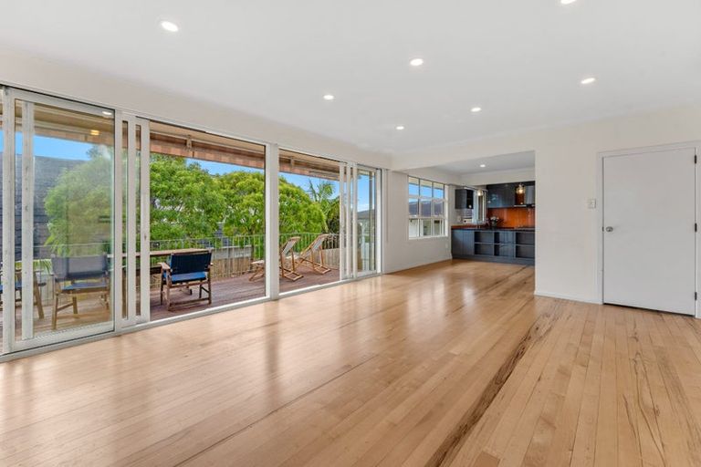 Photo of property in 1a Muritai Road, Milford, Auckland, 0620