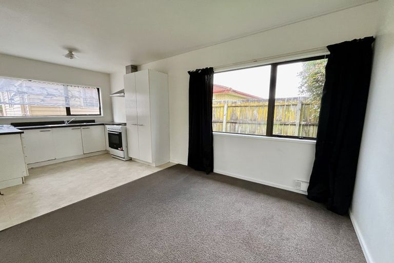 Photo of property in 399b Roscommon Road, Clendon Park, Auckland, 2103