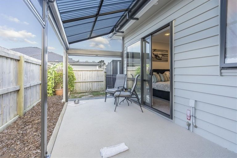 Photo of property in 15 Van Rixel Drive, Kumeu, 0810