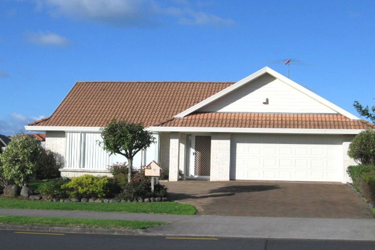 Photo of property in 124 Meadowland Drive, Somerville, Auckland, 2014