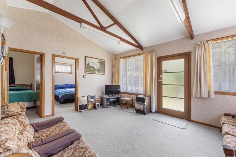 Photo of property in 16 Arthur Crescent, Waikawa, Picton, 7220