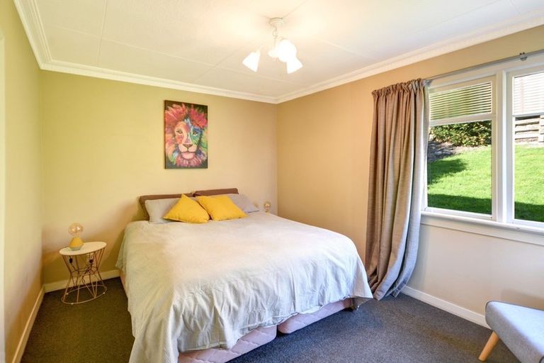 Photo of property in 37 Easther Crescent, Kew, Dunedin, 9012