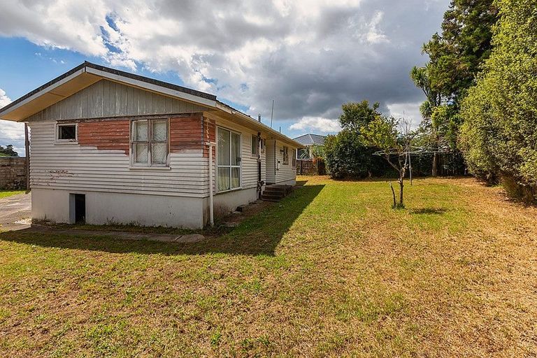 Photo of property in 54 St Leonards Road, Kelston, Auckland, 0602