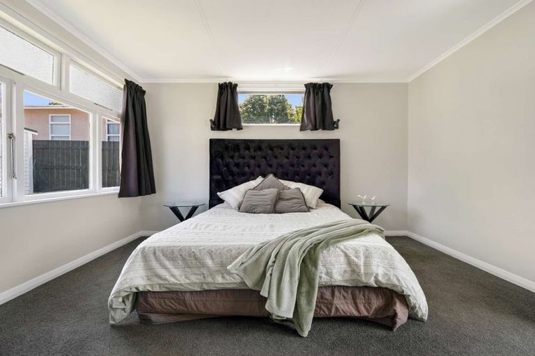 Photo of property in 64 Great North Road, Saint Johns Hill, Whanganui, 4500