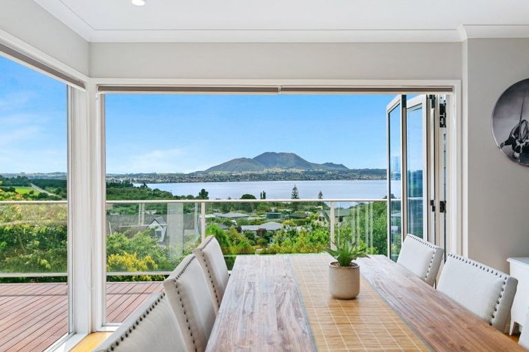 Photo of property in 33 Shera Street, Acacia Bay, Taupo, 3330