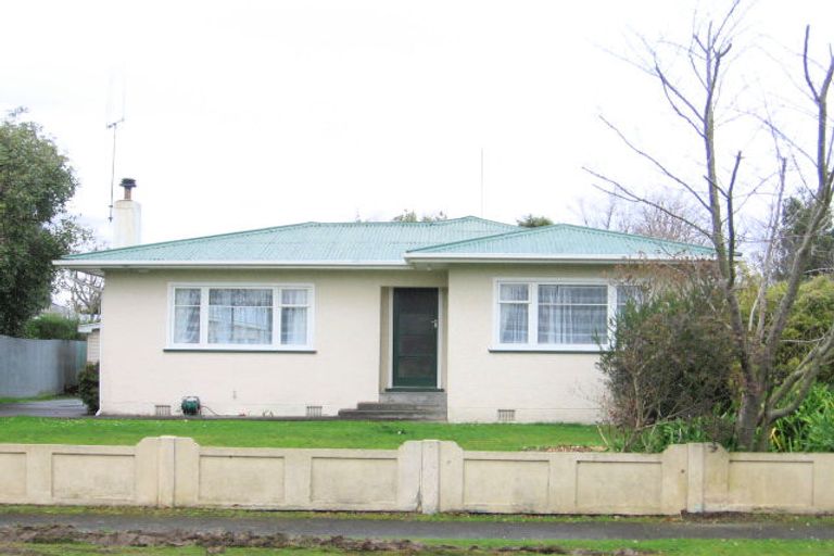 Photo of property in 4 Galway Avenue, Hokowhitu, Palmerston North, 4410
