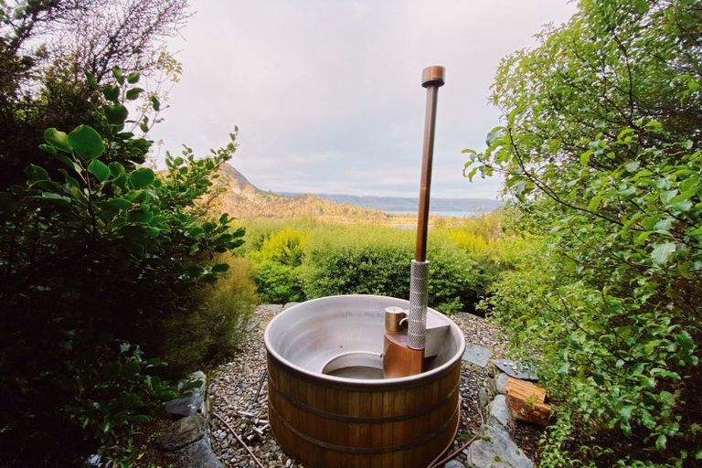 Photo of property in 17 Lookout Drive, Mount Creighton, Queenstown, 9371