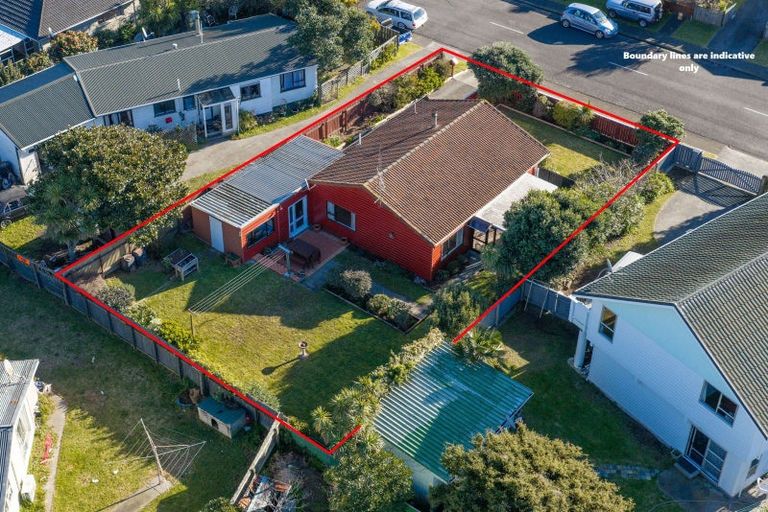 Photo of property in 34 Norfolk Crescent, Otaki Beach, Otaki, 5512