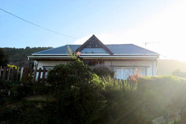 Photo of property in 41 Manapouri Street, Ravensbourne, Dunedin, 9022