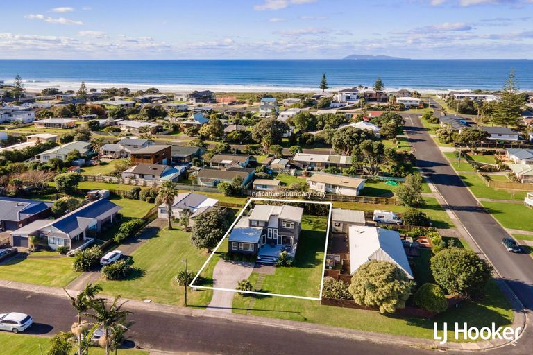 Photo of property in 4 Hereford Place, Waihi Beach, 3611