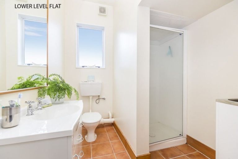 Photo of property in 32 Newport Terrace, Seatoun, Wellington, 6022
