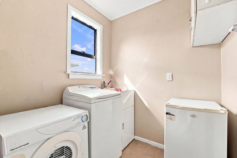 Photo of property in 20 Karewa Street, Castlecliff, Whanganui, 4501