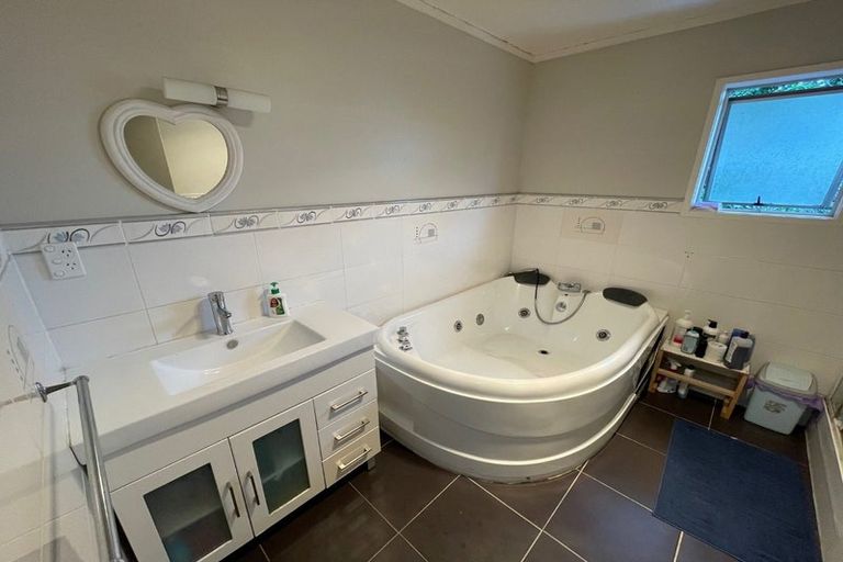 Photo of property in 94a Great South Road, Manurewa, Auckland, 2102