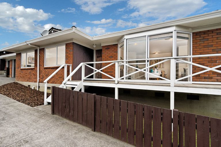 Photo of property in 2/146 Taylor Street, Blockhouse Bay, Auckland, 0600