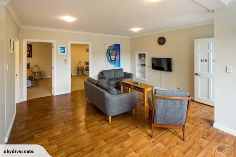 Photo of property in 14a Freeling Street, Island Bay, Wellington, 6023