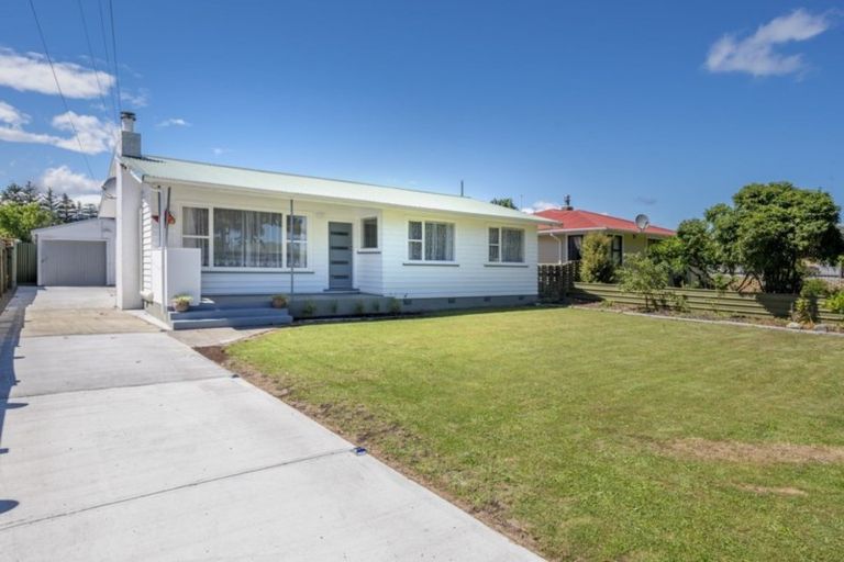 Photo of property in 15 Matai Street, Levin, 5510