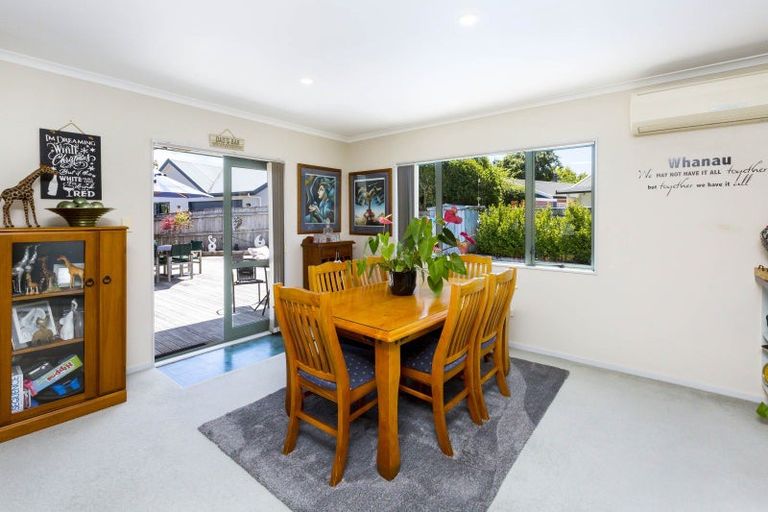 Photo of property in 8 Carlow Grove, Birchville, Upper Hutt, 5018