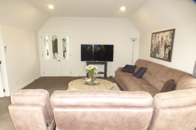 Photo of property in 31 O'connor Place, Burnside, Christchurch, 8053