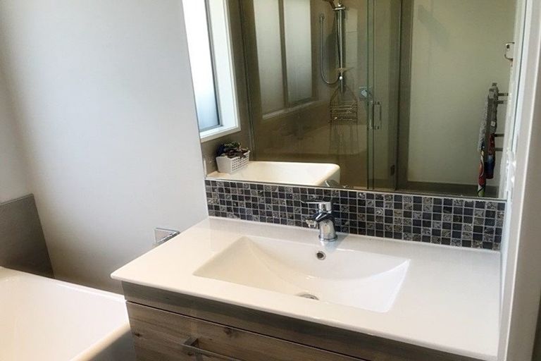 Photo of property in 132 Hillpark Drive, Pokeno, 2402