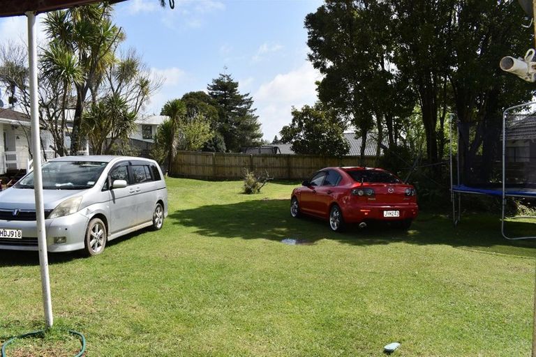 Photo of property in 84 Roberts Road, Te Atatu South, Auckland, 0610