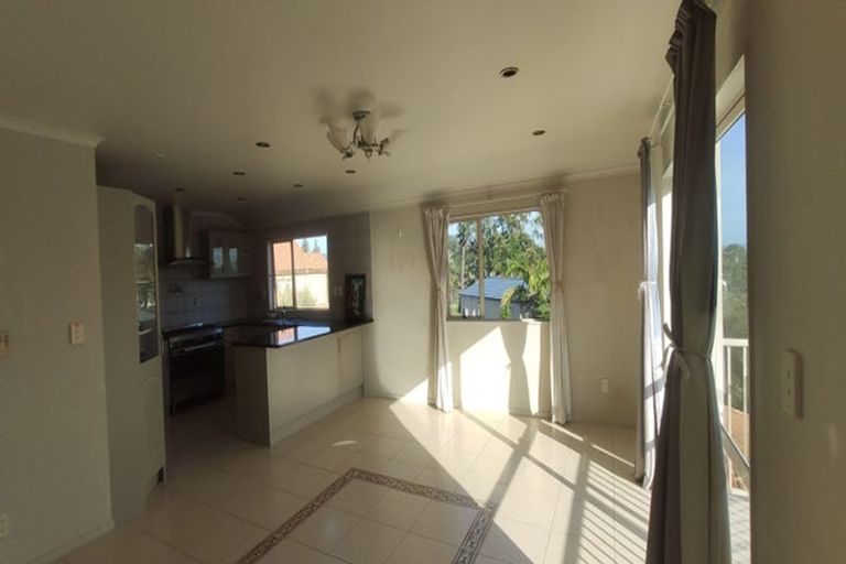Photo of property in 48 Monte Cassino Place, Birkdale, Auckland, 0626
