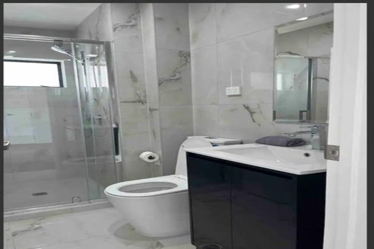 Photo of property in 166b Rathgar Road, Henderson, Auckland, 0610