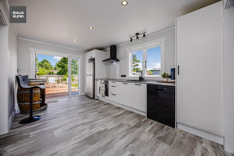 Photo of property in 22 Henderson Avenue, Tuakau, 2121