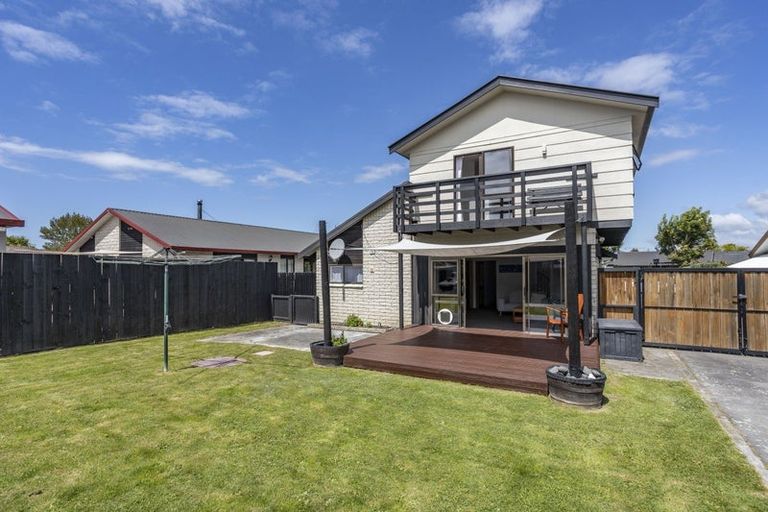 Photo of property in 2 Ebert Place, Rangiora, 7400