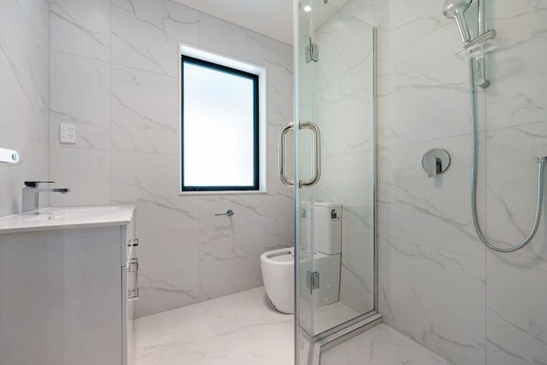 Photo of property in 1c Flamingo Court, Goodwood Heights, Auckland, 2105