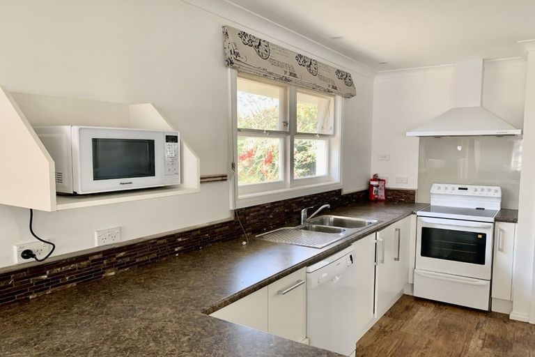 Photo of property in 5 Windsor Avenue, Waikanae, 5036