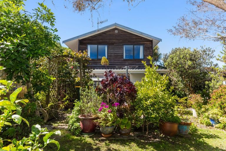 Photo of property in 69a Mana Esplanade, Paremata, Porirua, 5026