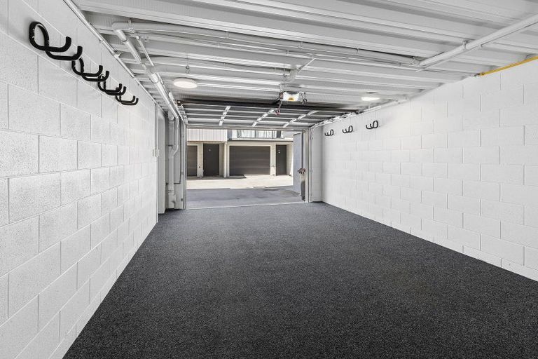 Photo of property in 79b Herald Street, Berhampore, Wellington, 6023