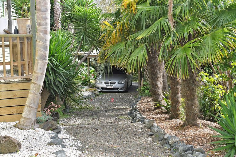 Photo of property in 21 Pakiri Road, Leigh, Warkworth, 0985