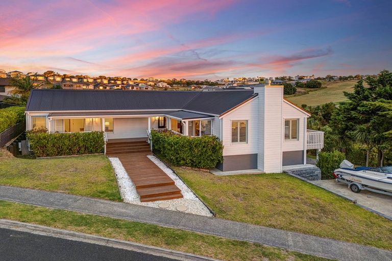 Photo of property in 6 Parkview Drive, Gulf Harbour, Whangaparaoa, 0930