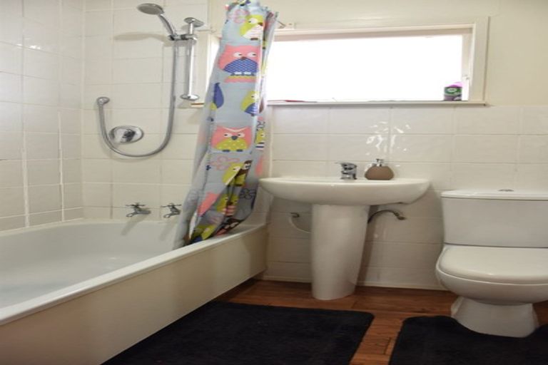 Photo of property in 1/50 Evelyn Place, Hillcrest, Auckland, 0627