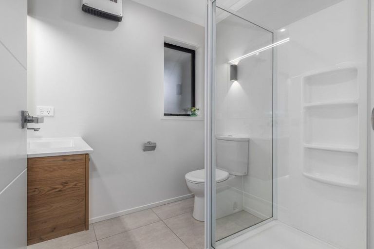 Photo of property in 38 Mooring Close, Whitby, Porirua, 5024