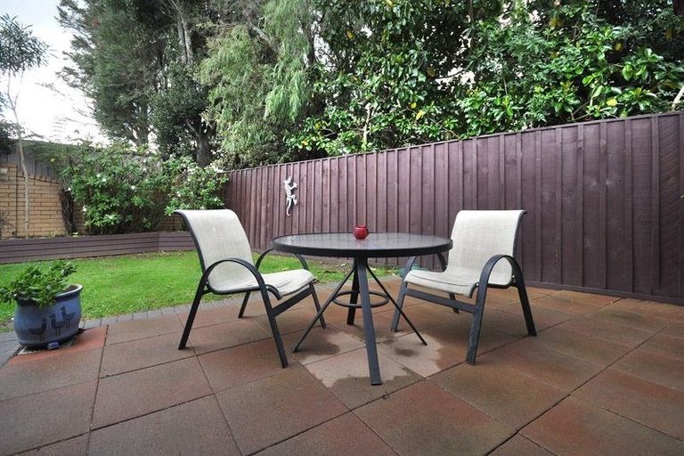 Photo of property in 1/20 Seneca Court, Golflands, Auckland, 2013