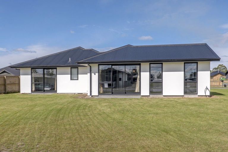 Photo of property in 39 Suffolk Drive, Kirwee, 7571