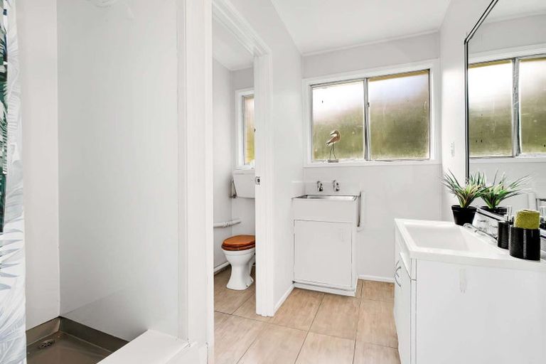 Photo of property in 2/33 Grassways Avenue, Pakuranga, Auckland, 2010