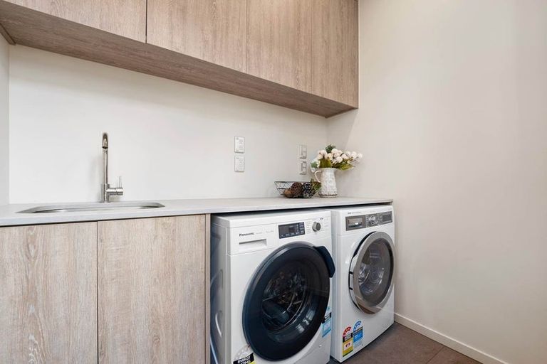 Photo of property in 13 Toanui Road, Hobsonville, Auckland, 0616