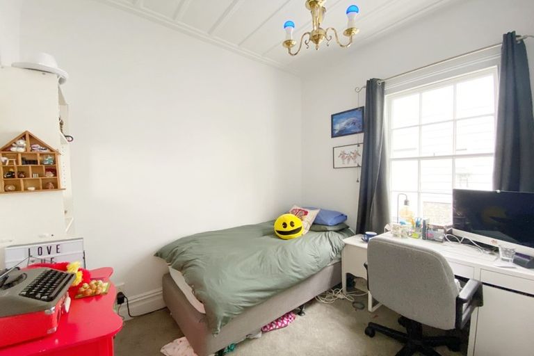 Photo of property in 19 St Aubyn Street, Devonport, Auckland, 0624