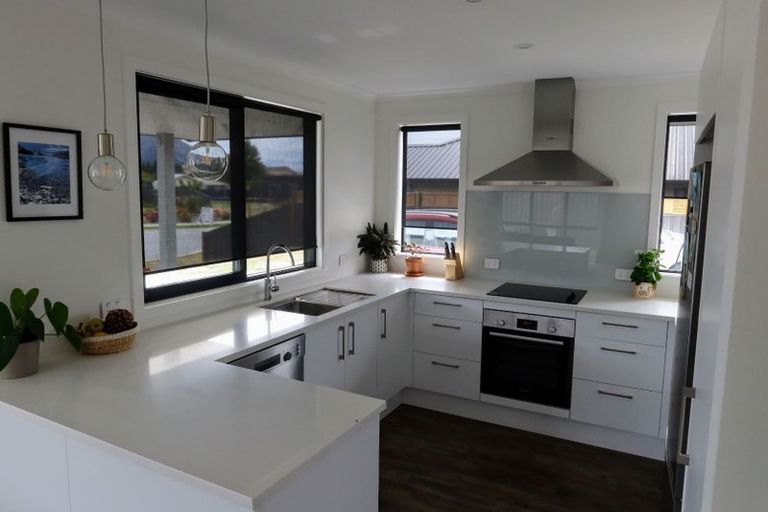 Photo of property in 12 Hebbard Court, Albert Town, Wanaka, 9305