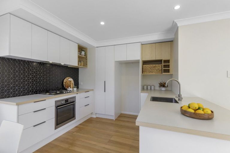 Photo of property in 24 Mcleod Street, Elderslea, Upper Hutt, 5018