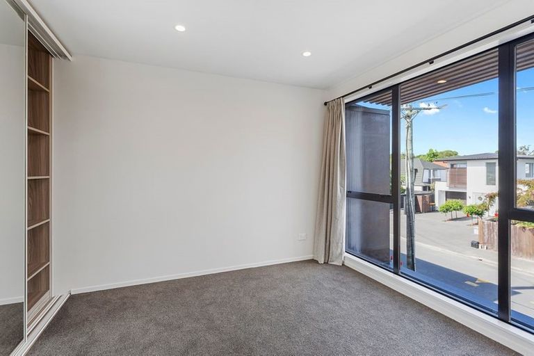 Photo of property in 32c Hewitts Road, Merivale, Christchurch, 8014