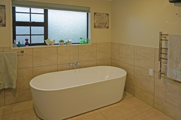 Photo of property in 16 Orkney Street, Waikiwi, Invercargill, 9810