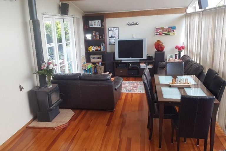 Photo of property in 44a Woodglen Road, Glen Eden, Auckland, 0602