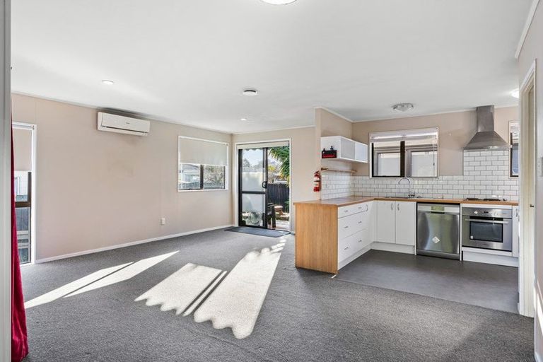 Photo of property in 3/76 Luanda Drive, Ranui, Auckland, 0612