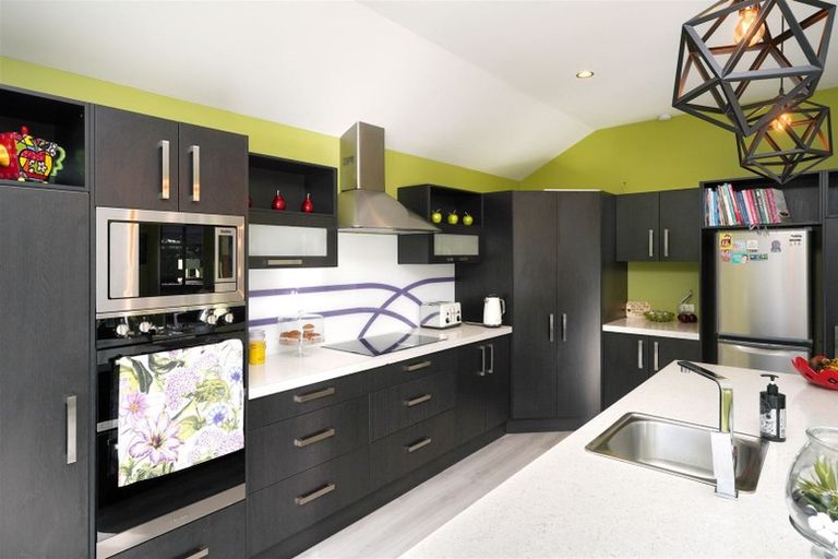 Photo of property in 2 The Stables, Woodend, 7610